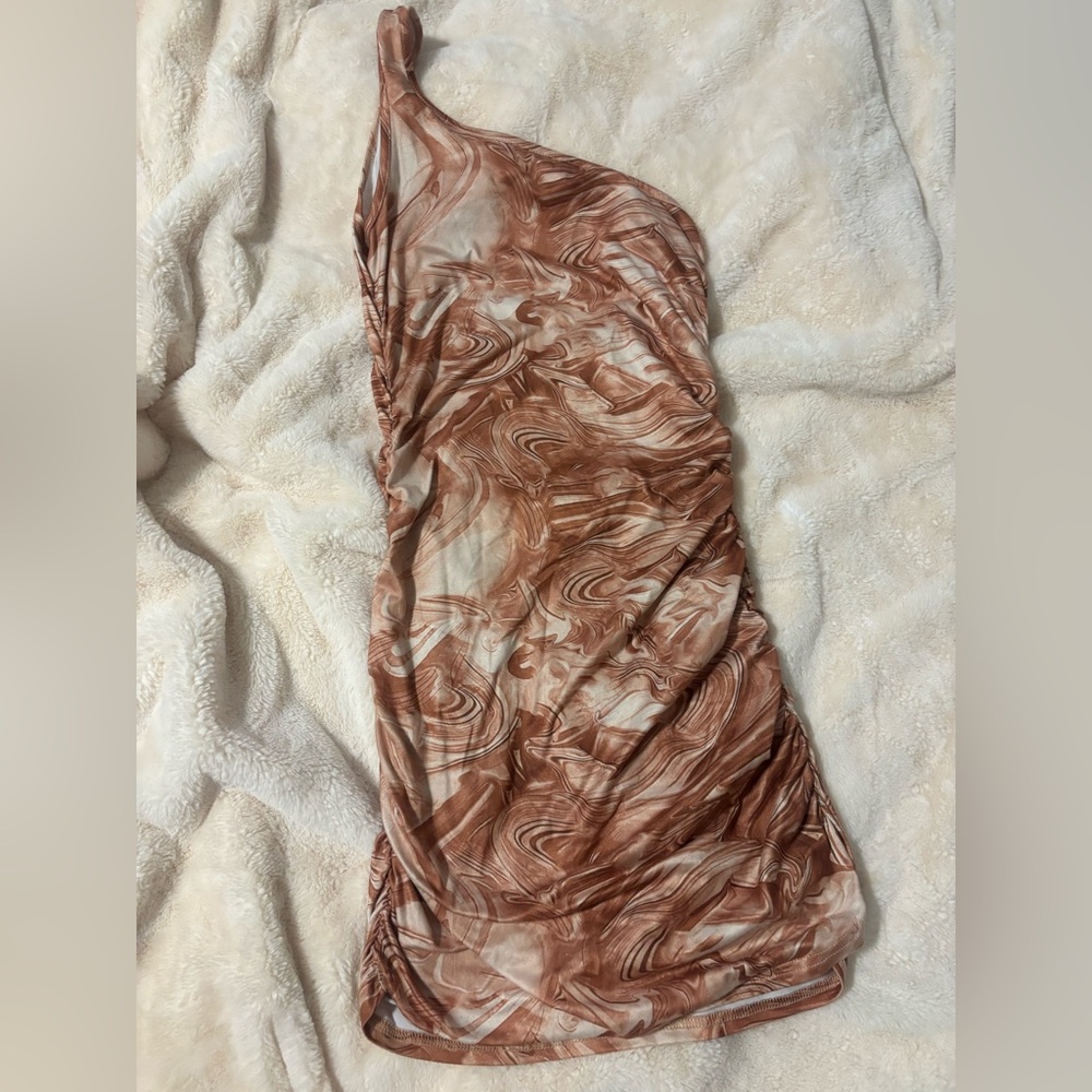 One-Shoulder Swirl Pattern Dress